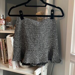 Charlotte Russe Tweed Flounce skirt size XS black and white